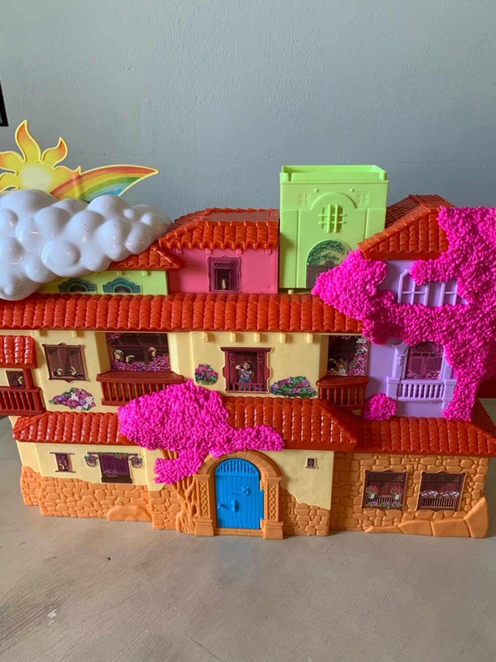 Encanto Madrigal Dollhouse Playset with Rainbow Cloud, Furniture, 13 figures + - Picture 13 of 14